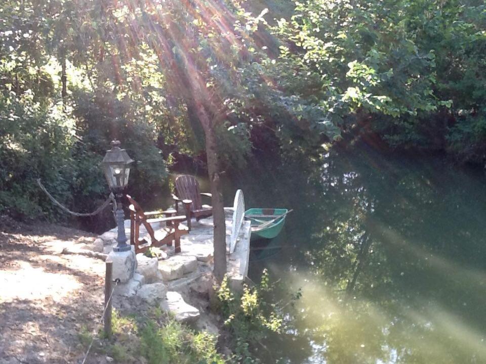 CasseneuilEn Bord De Riviere住宿加早餐旅馆 外观 照片